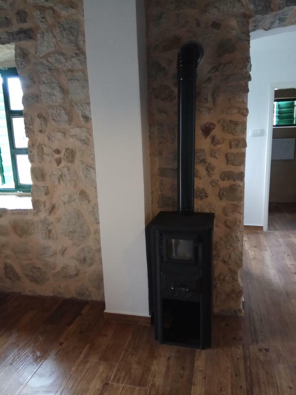 Vila Rustic Stone House Bar Exteriér fotografie