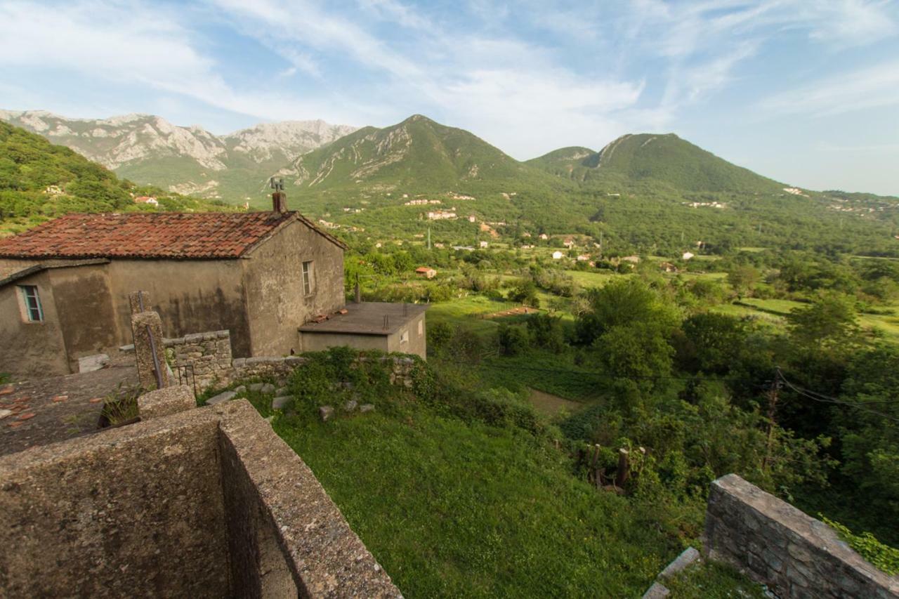 Vila Rustic Stone House Bar Exteriér fotografie